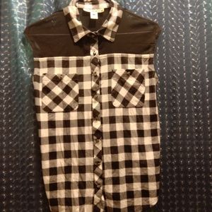 Checkered Sleeveless Blouse with Collar
